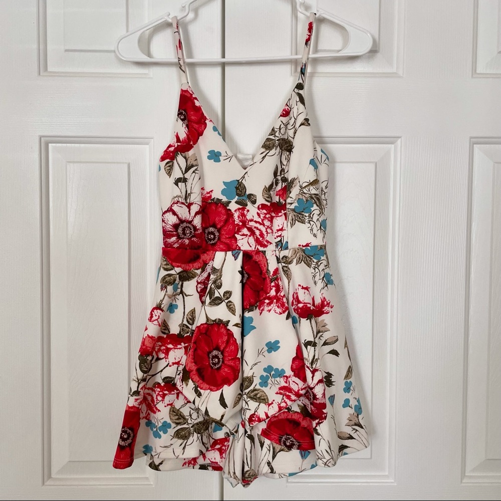 (S) Hottie Floral Romper